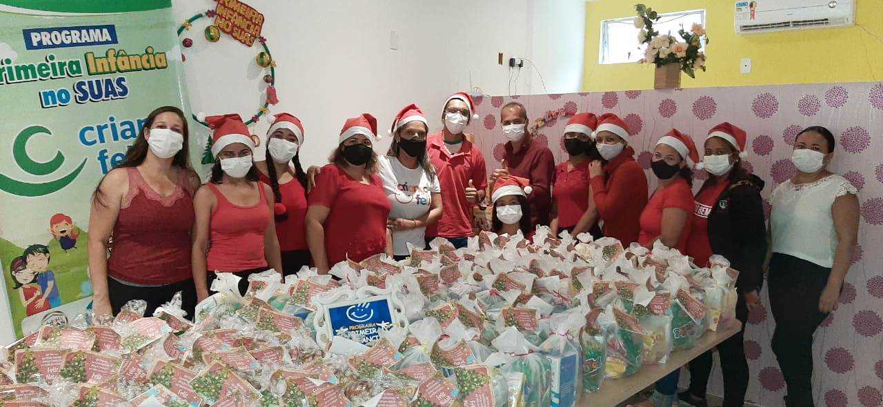 Camacã: Programa Primeira Infância no SUAS Criança Feliz entrega cesta de Natal para 300 famílias